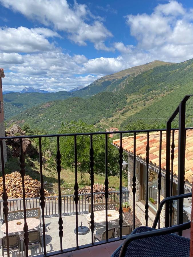Hostal Alt Llobregat Castellar De N'Hug Exterior foto