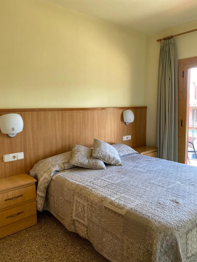 Hostal Alt Llobregat Castellar De N'Hug Exterior foto